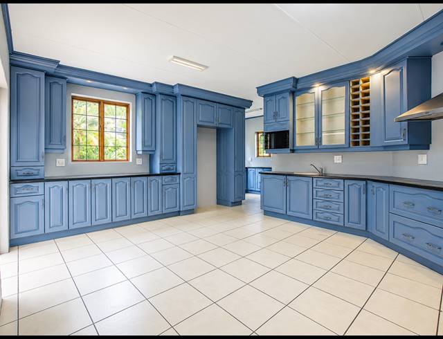 5 BEDROOM FREEHOLD FOR SALE IN FAERIE GLEN